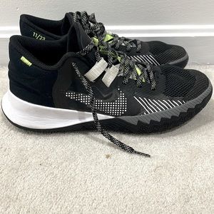 Nike Kylie flytrap 5 basketball shoe men’s 9